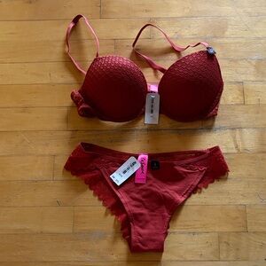 La SENZA Red Lace Push-Up Bra and Bikini Panty Set